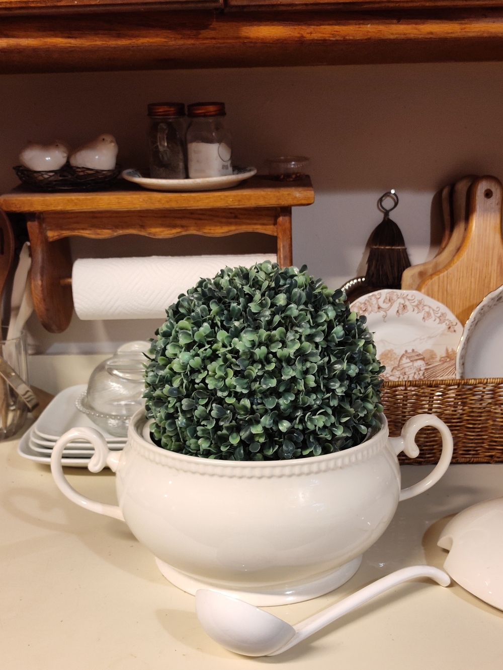 Crate&Barrel Cream Ceramic Covered Soup Tureen with Beaded Rim - Picture 8 of 8